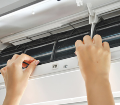 Tình trạng máy lạnh không chạy, phát ra tiếng ồn quận Bình Chánh là một vấn đề phổ biến gây khó chịu cho nhiều hộ gia đình và doanh nghiệp. Sự cố này không chỉ ảnh hưởng đến sự thoải mái mà còn có thể dẫn đến những hư hỏng nghiêm trọng hơn nếu không được xử lý kịp thời. Bài viết này sẽ đi sâu vào các nguyên nhân gây ra tình trạng này, dấu hiệu nhận biết sự cố, và tại sao nên chọn dịch vụ sửa máy lạnh uy tín tại quận Bình Chánh.